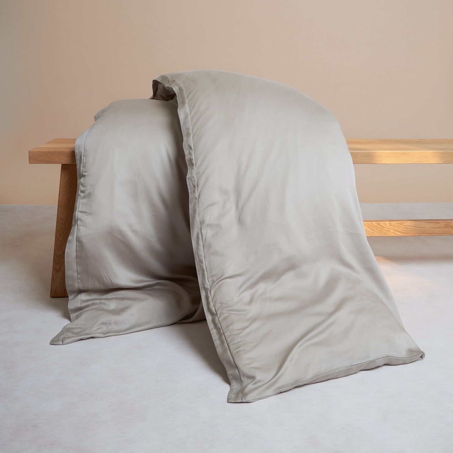 Coco & Cici - Tencel-satijn dekbedovertrek 140 x 200 cm - 1-persoons beddengoed - taupe - lyocell - hypoallergeen & extra zacht - 1 kussensloop (60 x 70 cm)