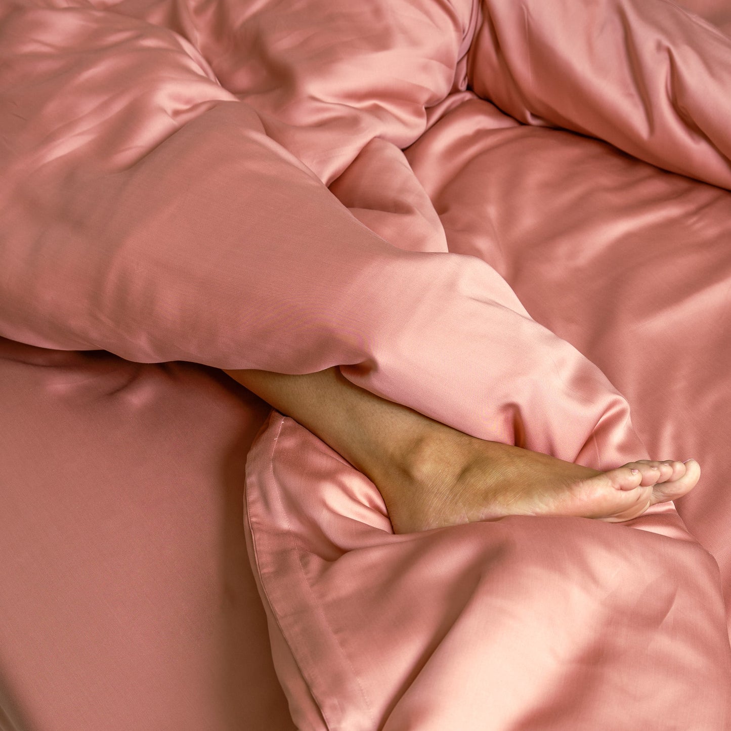 Coco & Cici - Tencel-satijn hoeslaken 200 x 210 cm - 2-persoons beddengoed - Lyocell - Elastiek rondom - Terra roze - Extra zacht