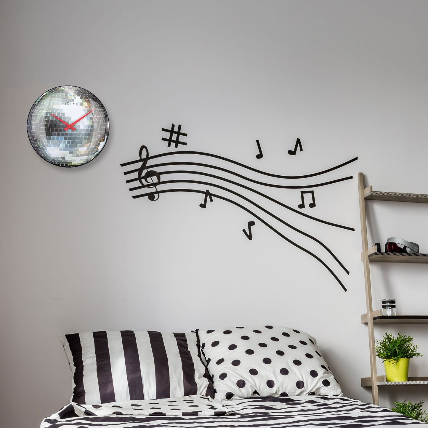 Wandklok 35 cm - Stil - Koepelglas - "Discobal"