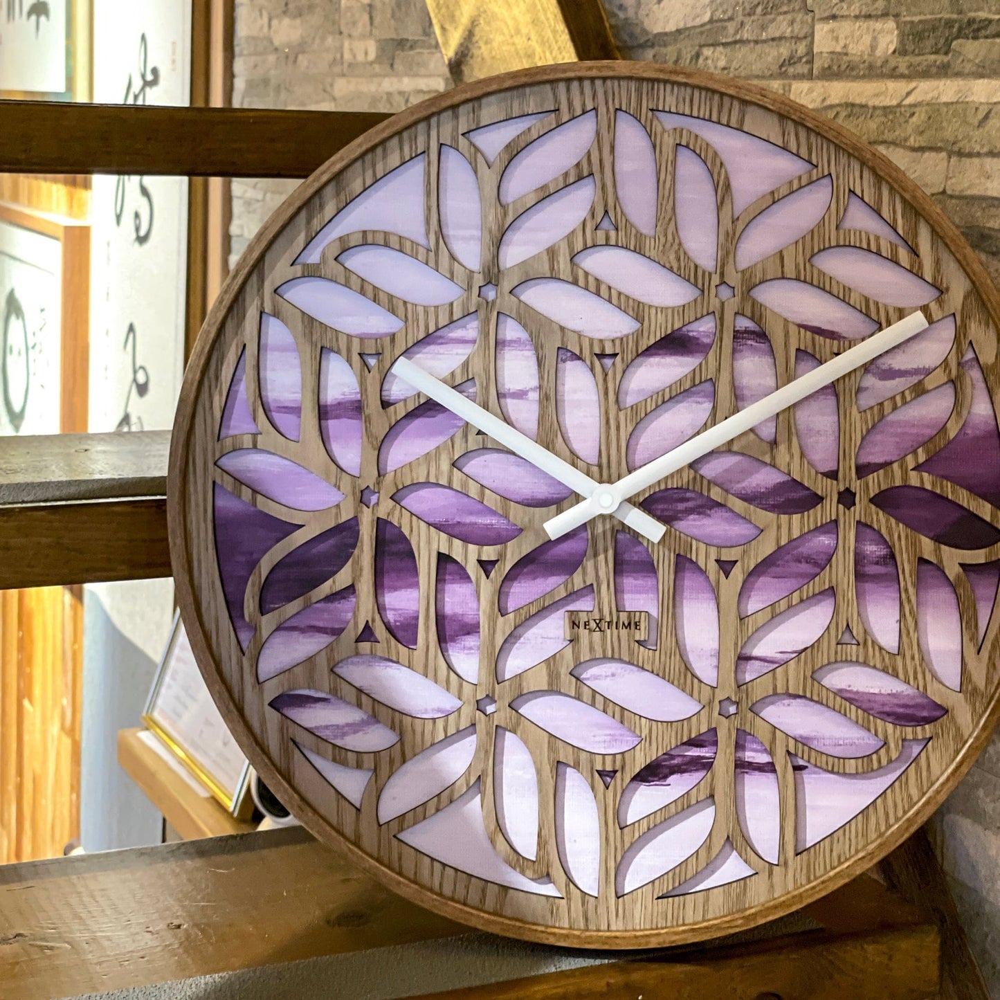 Wandklok 40 cm - geruisloos - paars - houten - "Yogi"