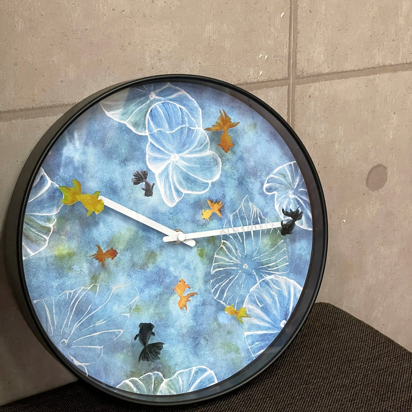 Wandklok 30 cm - Geruisloos - Blauw - Kunststof - "Pond"
