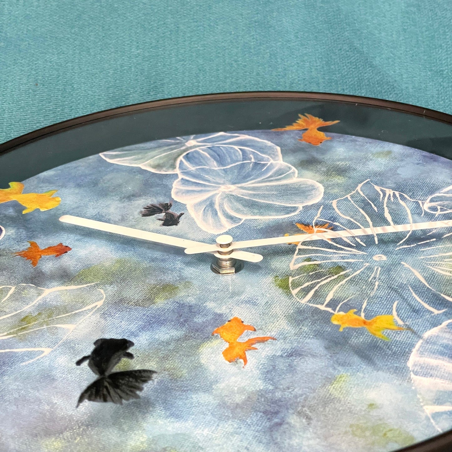 Wandklok 30 cm - Geruisloos - Blauw - Kunststof - "Pond"