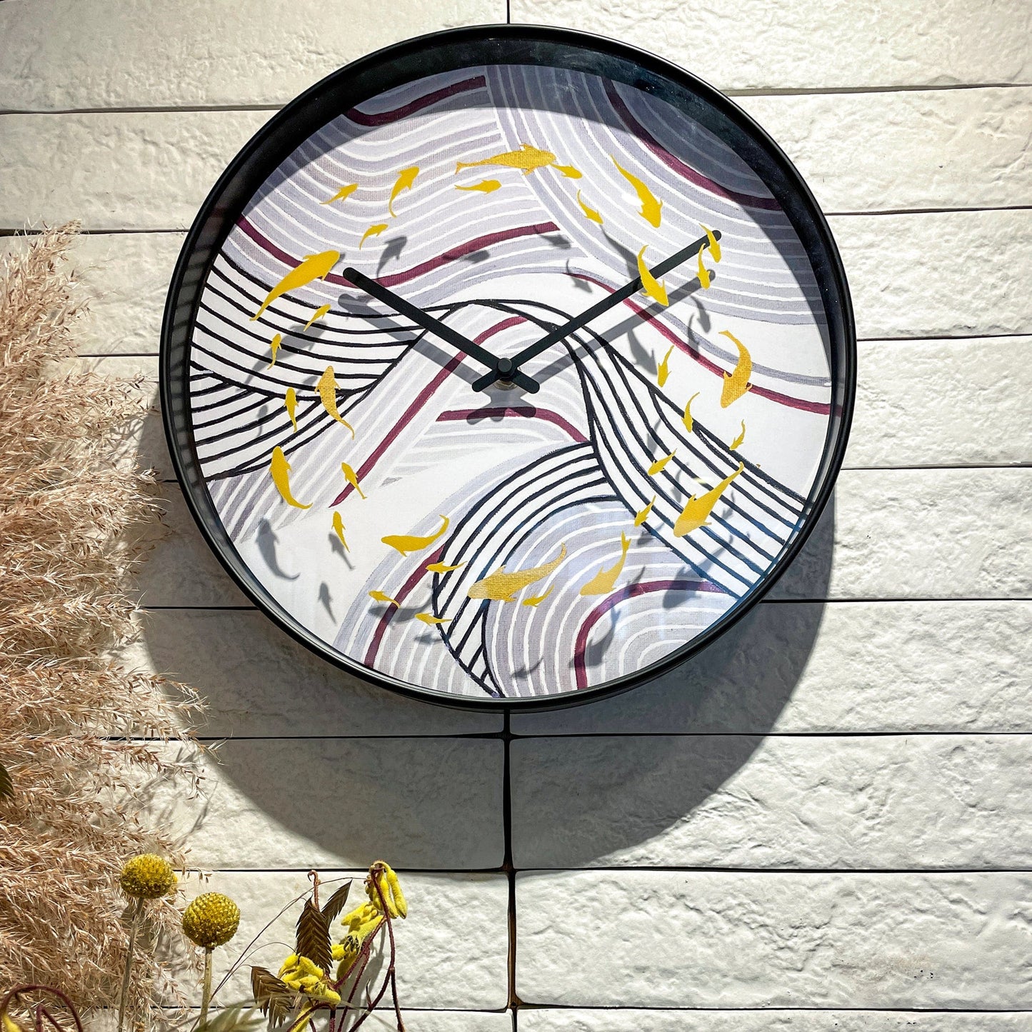 Wandklok 30 cm - Stil - Grijs - Plastic - "Koi"
