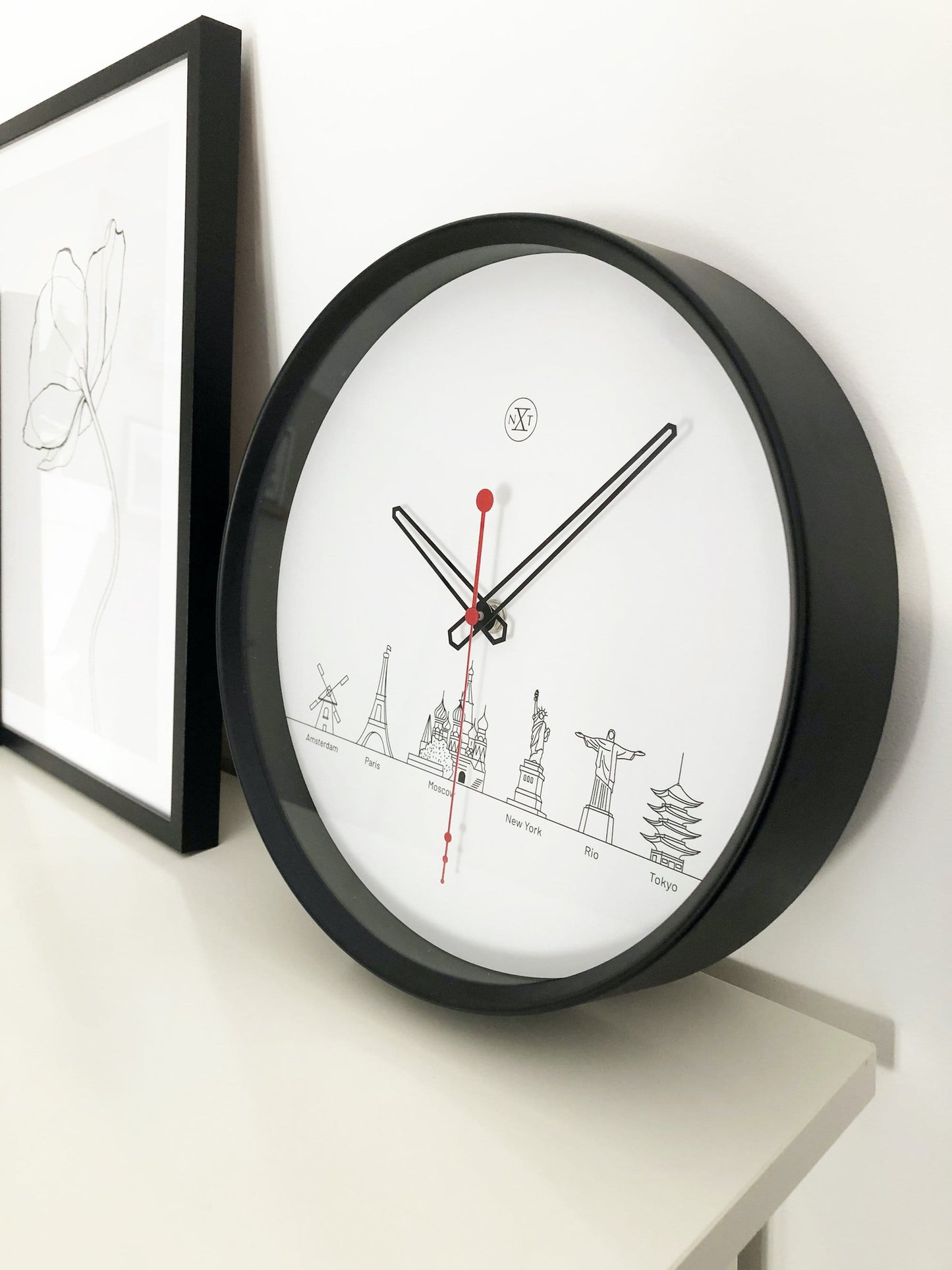 Wandklok - 30 cm - Plastic - 'Worldtour'