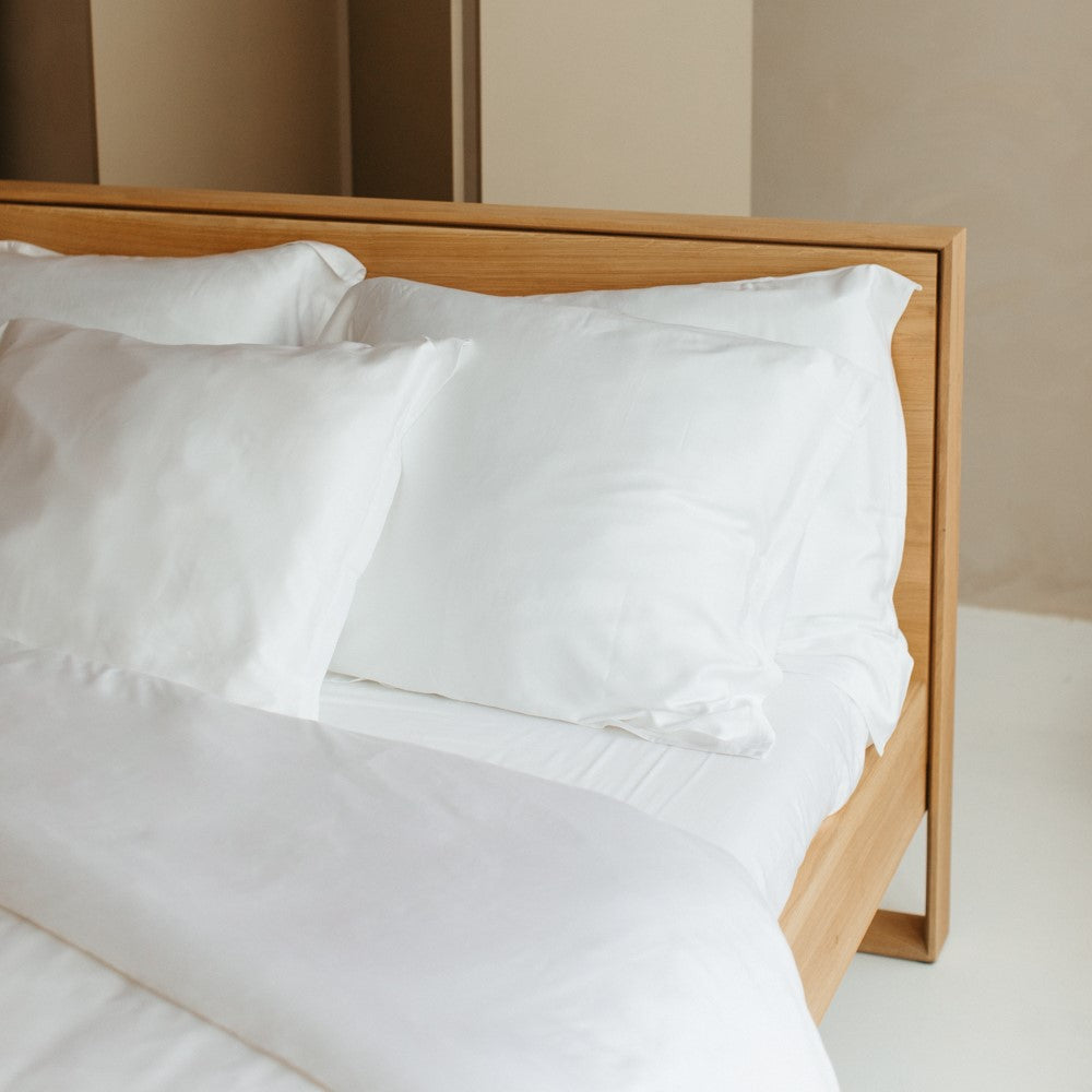 Coco & Cici - Bamboe kussensloop 80 x 80 cm - kussenhoes - wit - 100% ecologisch bamboe - volant 2 cm - 1 stuk