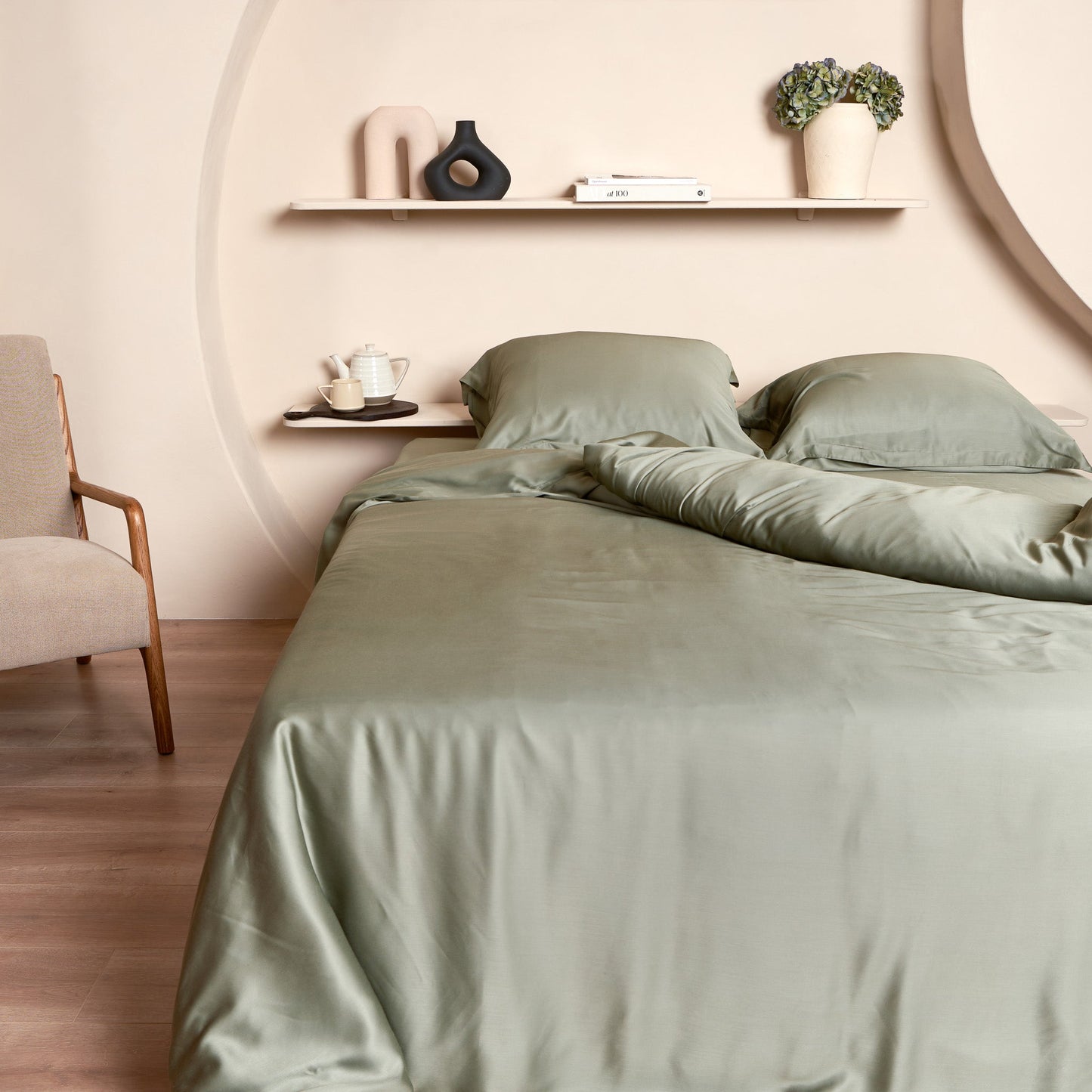 Coco & Cici - Bamboe kussensloop 80 x 80 cm - kussenhoes - olijfgroen - 100% ecologisch bamboe - volant 2 cm - 1 stuk