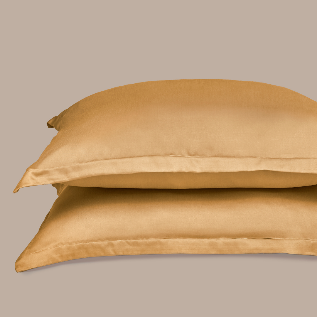 Coco & Cici - Bamboe Kussensloop 80 x 80 cm - Kussenhoes - Okergeel - 100% eco-bamboe - Volant 2 cm - 1 stuk