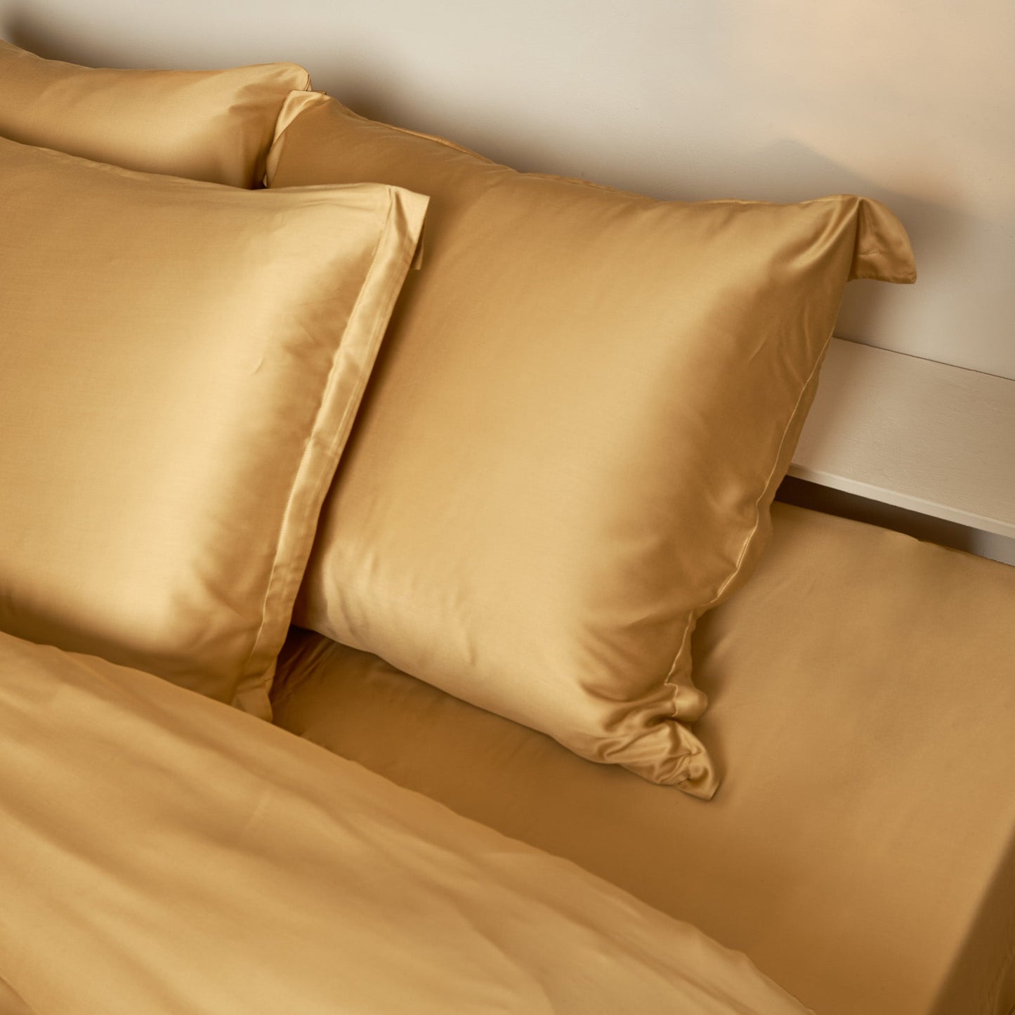 Coco & Cici - Bamboe Hoeslaken Topper 180 x 200 cm - 2 Persoons Beddengoed - Okergeel - Elastiek Rondom - 100% Eco Bamboe
