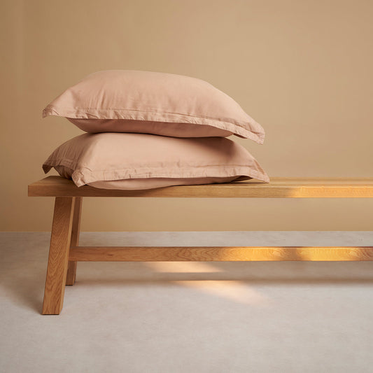 Coco & Cici - Tencel Twill Kussensloop 70 x 60 cm - Kussenhoes - Perzik - Lyocell - Extra Zacht - 3 cm Volant